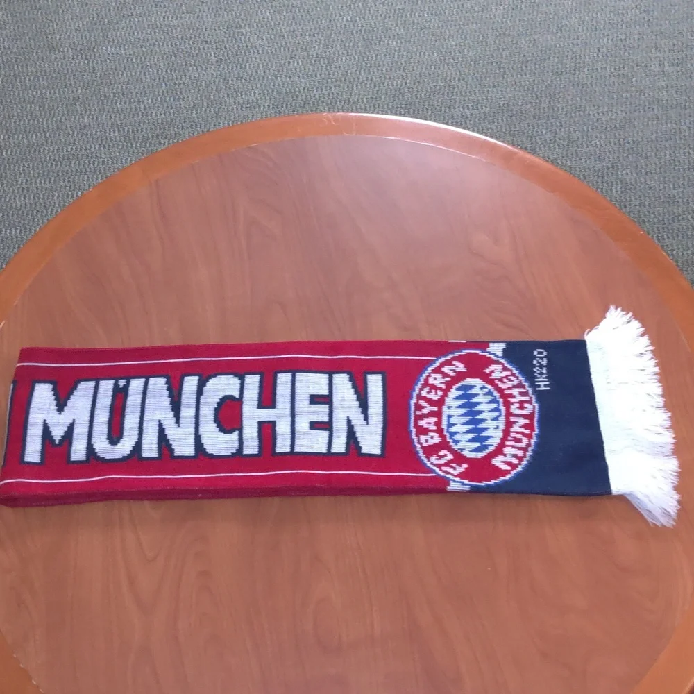 FC Bayern Munchen Official Red White Scarf w/ Fringes